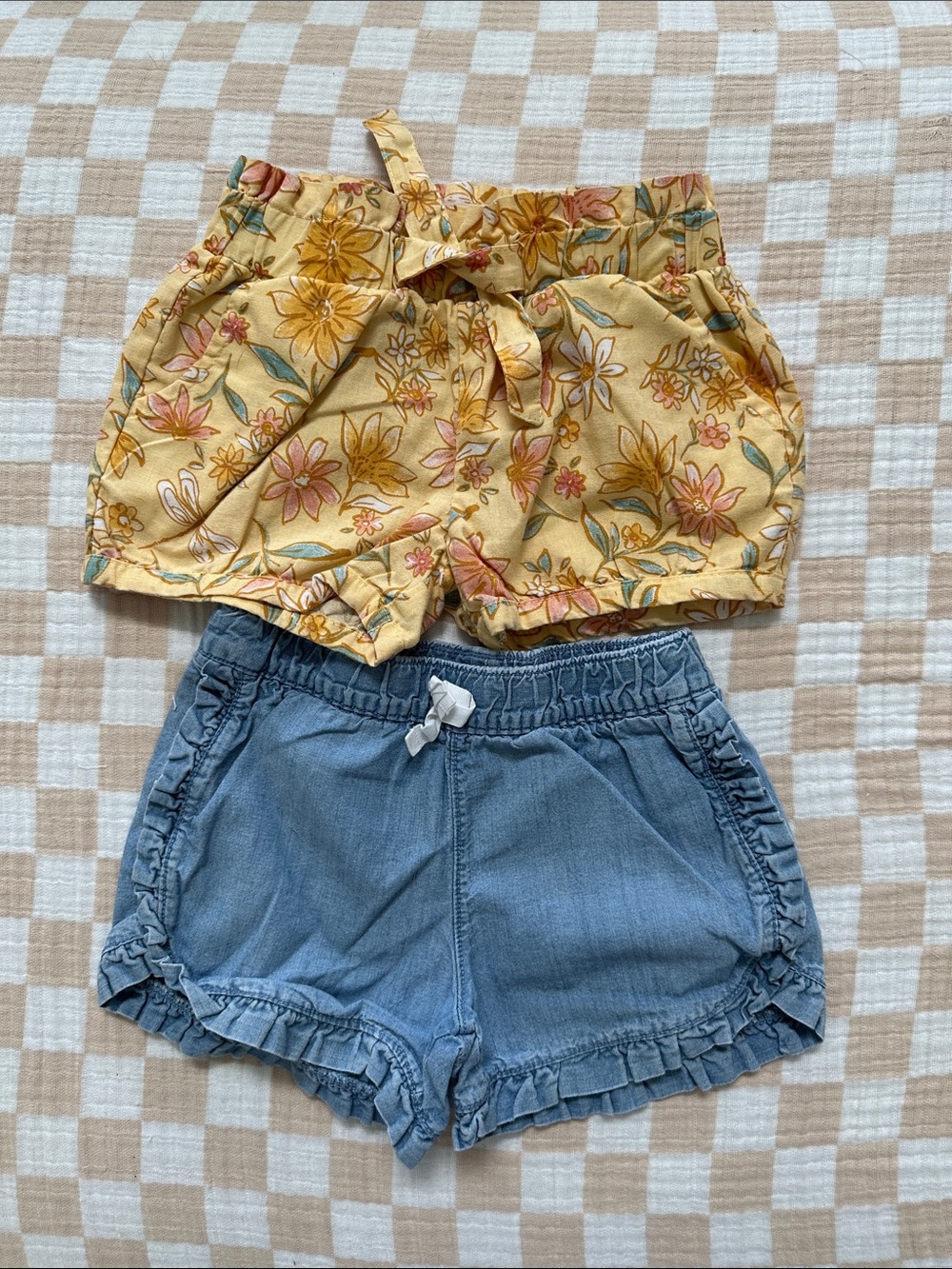 Carter’s Girl’s Floral Yellow and Blue Chambray Ruffled  Shorts in Size 3T